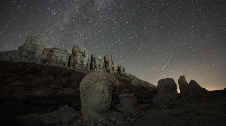 Hujan Meteor Draconid Capai Puncak Malam Ini, Berikut Fakta-faktanya